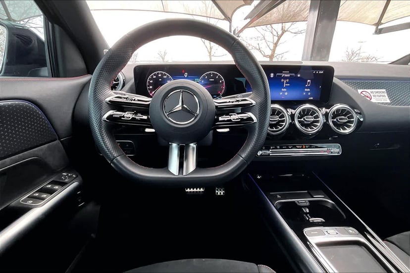 2025 Mercedes-Benz GLA 250 - Image 6