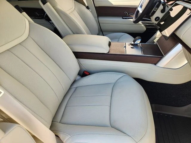 2026 Land Rover Range Rover - Image 10