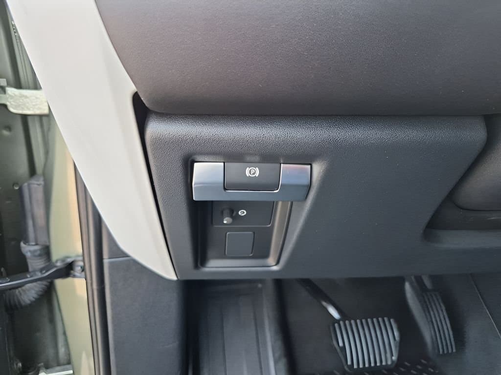 2024 Land Rover Defender 130 - Image 32