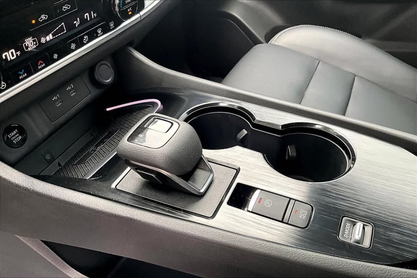 2024 Nissan Rogue - Image 17