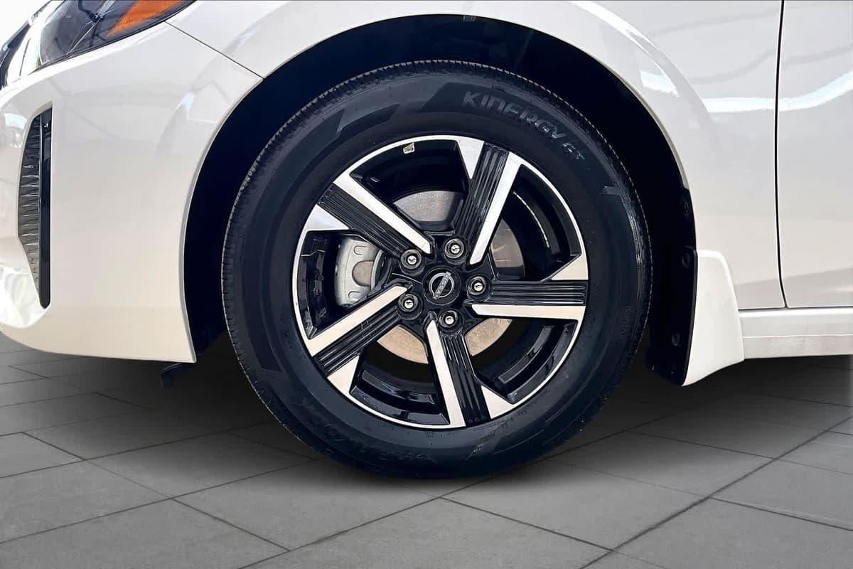 2025 Nissan Sentra - Image 11