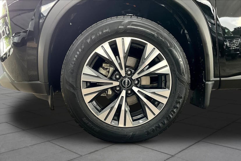 2023 Nissan Rogue - Image 11
