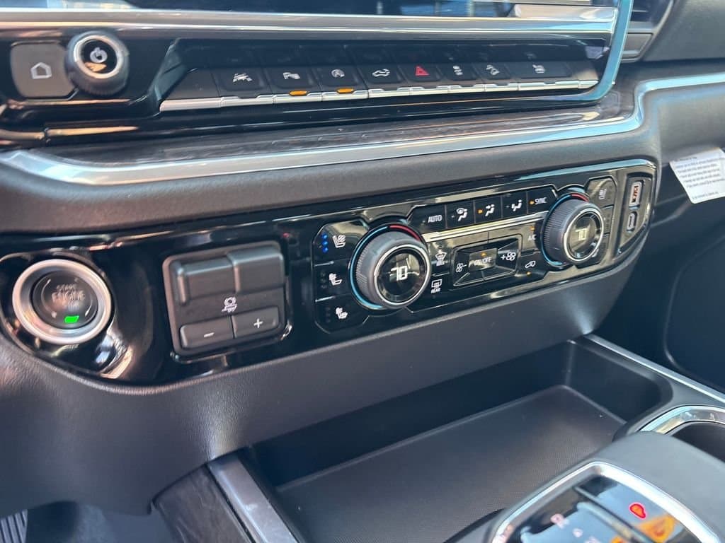 2025 Chevrolet Silverado 1500 - Image 17