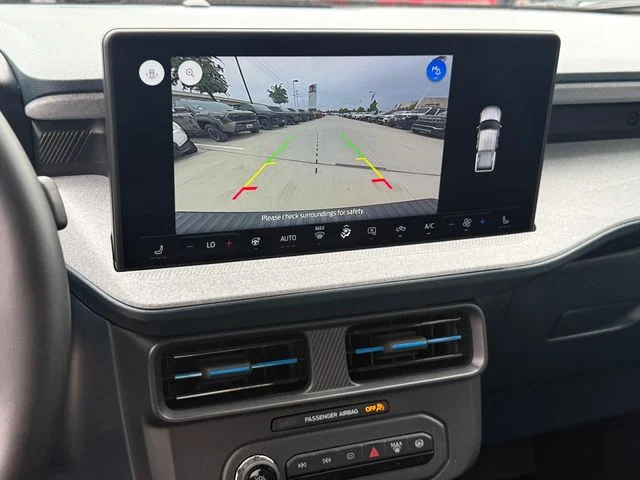 2025 Ford Maverick - Image 19