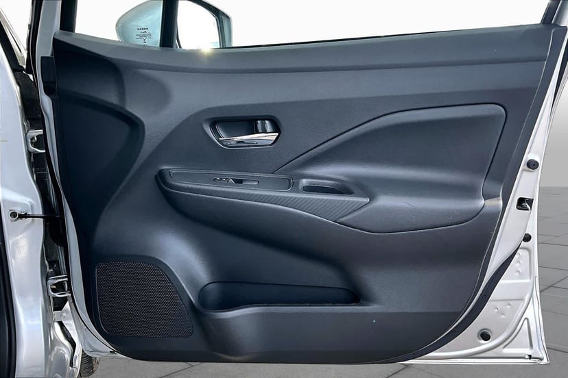 2025 Nissan Versa - Image 22