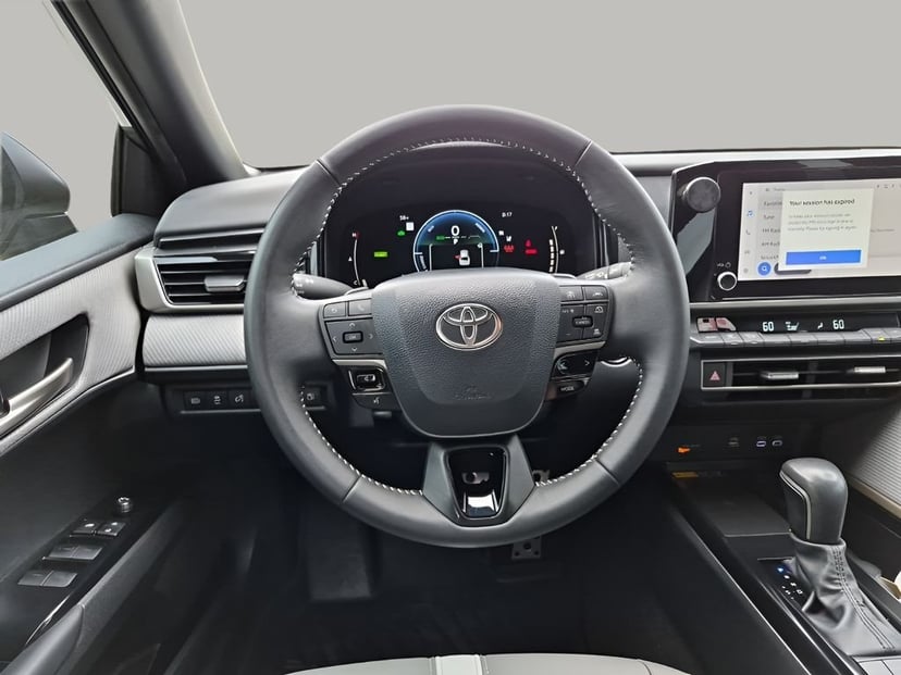 2025 Toyota Camry - Image 24