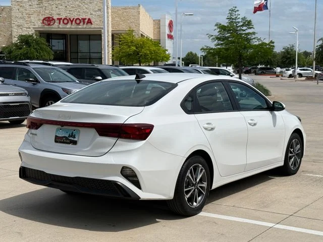 2023 Kia Forte - Image 5