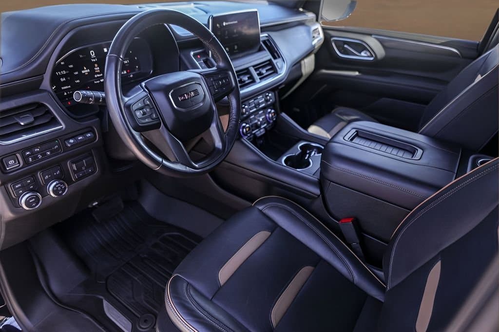 2022 GMC Yukon - Image 10