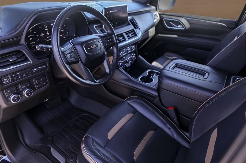 2022 GMC Yukon - Image 10
