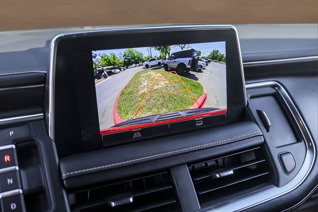 2023 GMC Yukon XL - Image 17