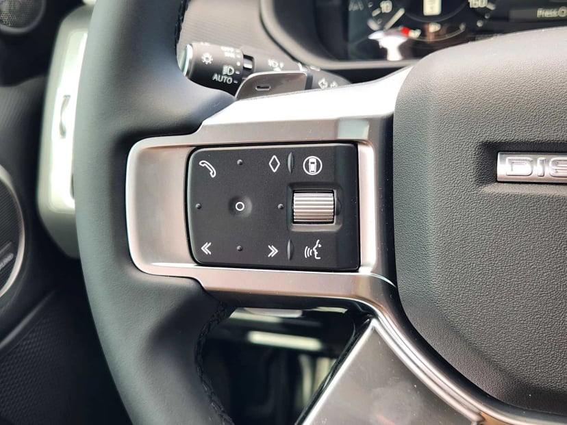 2026 LAND ROVER Discovery - Image 28