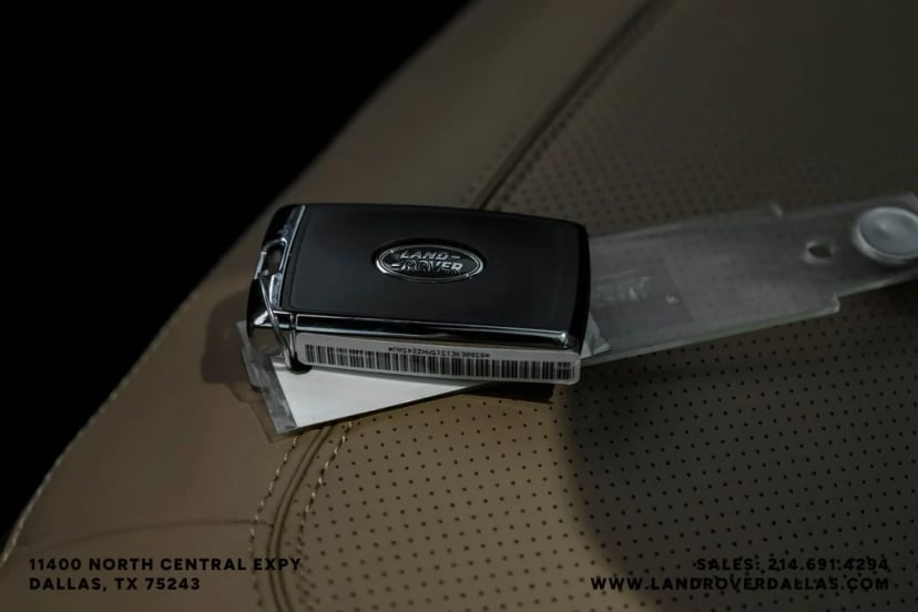 2026 Land Rover Defender 90 - Image 37