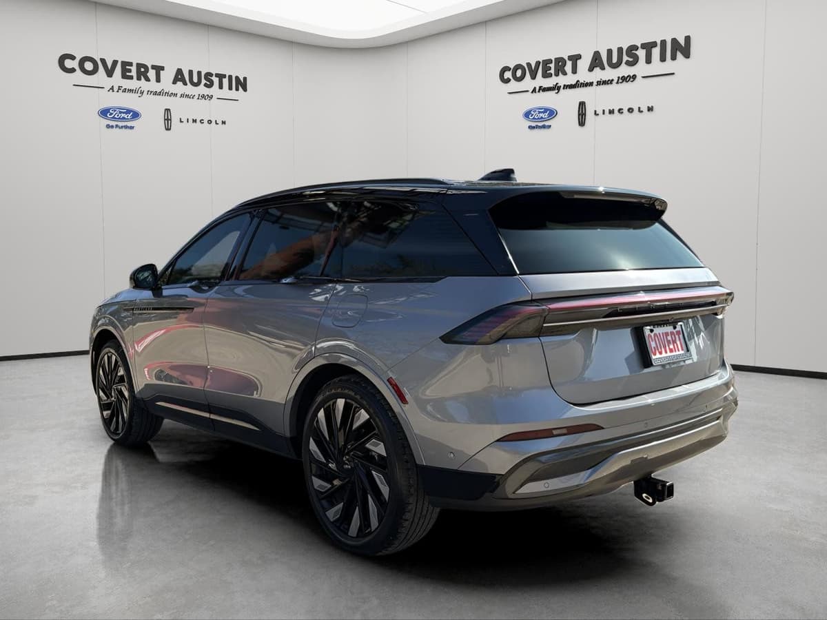 2024 Lincoln Nautilus - Image 3