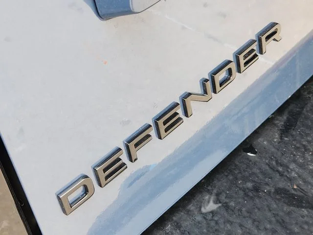 2026 Land Rover Defender 110 - Image 8
