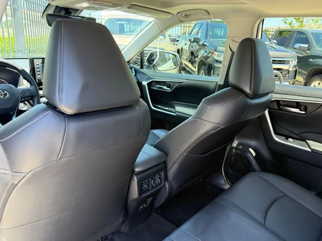 2022 Toyota RAV4 - Image 25