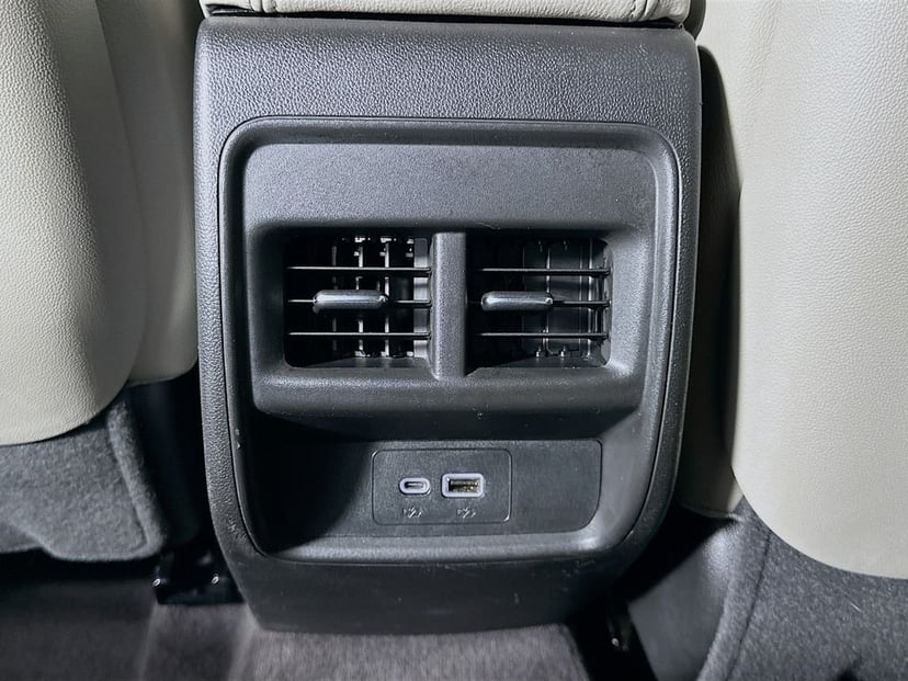 2023 Cadillac XT4 - Image 25