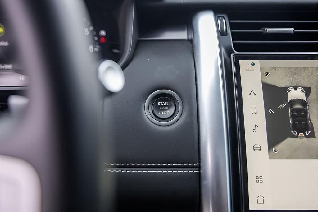 2024 Land Rover Discovery - Image 21