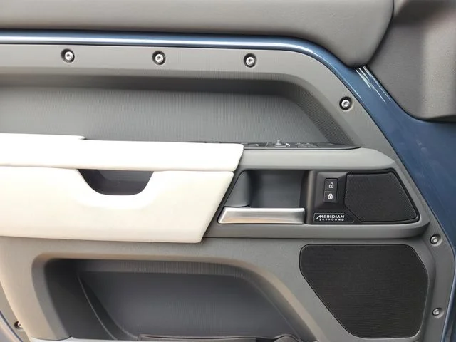 2026 Land Rover Defender 110 - Image 16