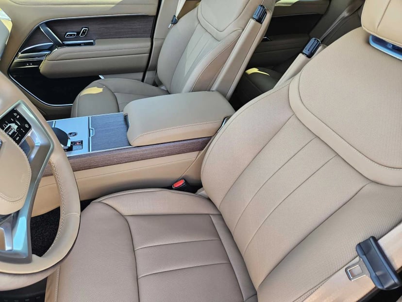 2026 LAND ROVER Range Rover - Image 11