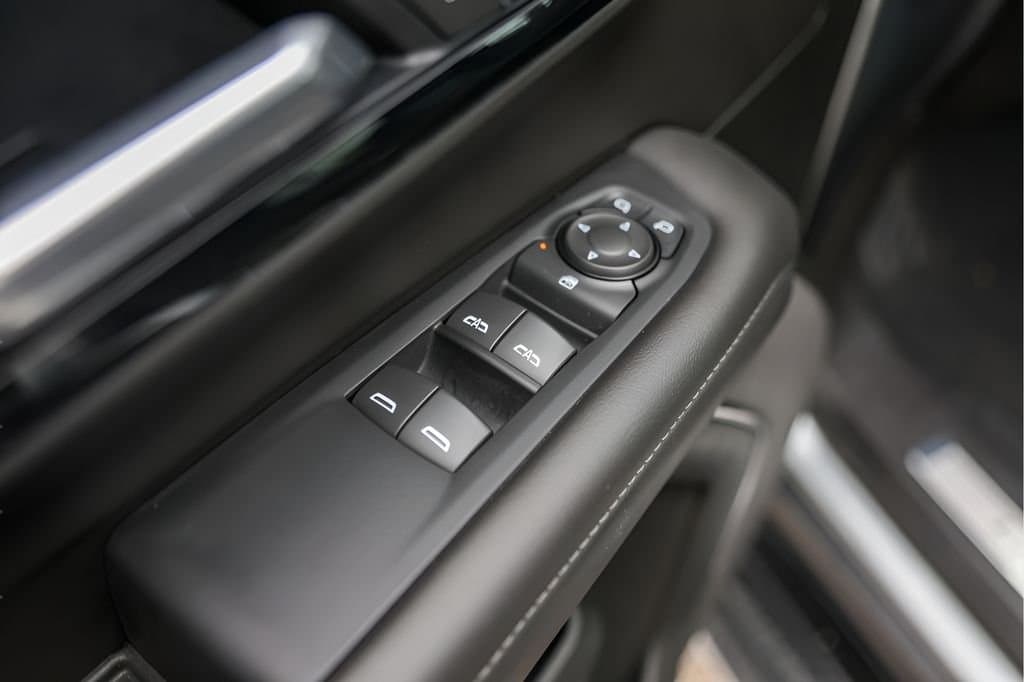 2025 Chevrolet Tahoe - Image 24