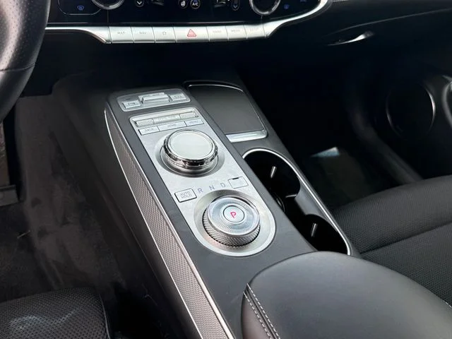 2023 Genesis GV70 - Image 20