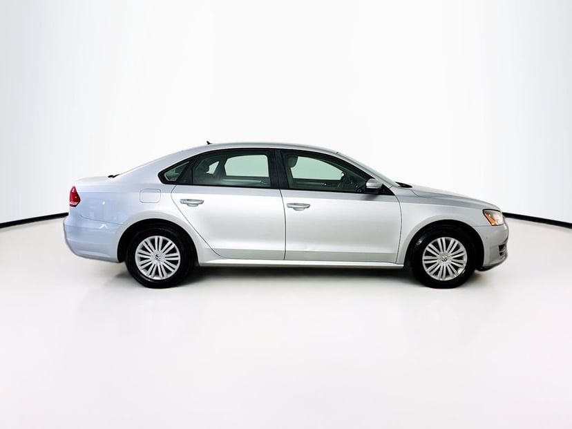 2015 Volkswagen Passat - Image 1