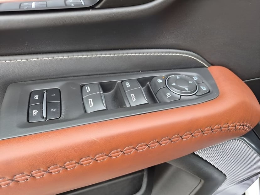 2023 GMC Yukon XL - Image 29