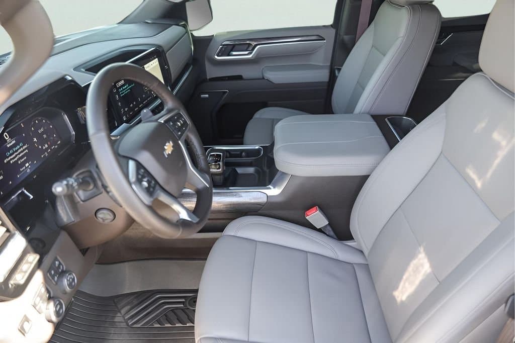 2026 Chevrolet Silverado 1500 - Image 12