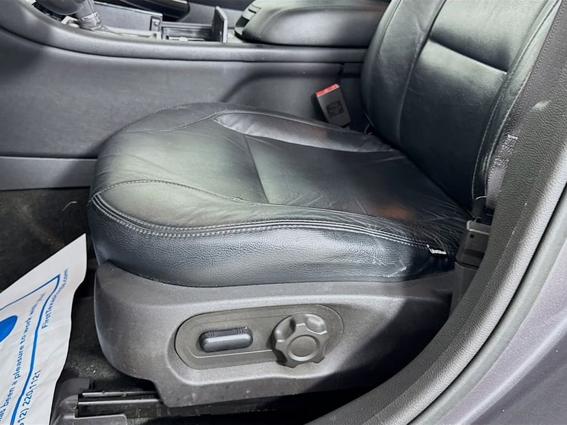 2013 Ford Taurus - Image 22