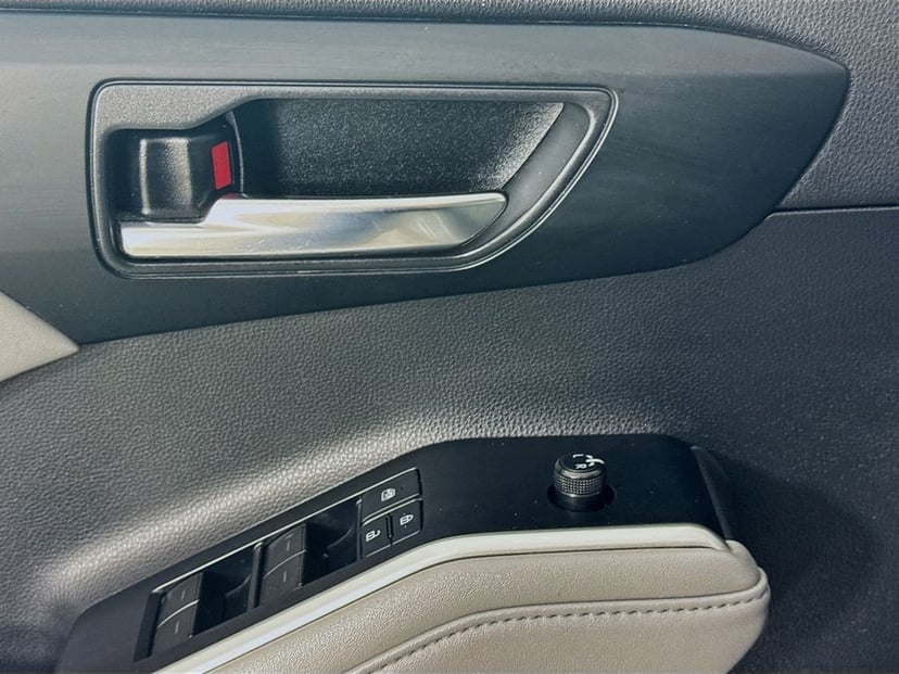 2020 Toyota Highlander - Image 21