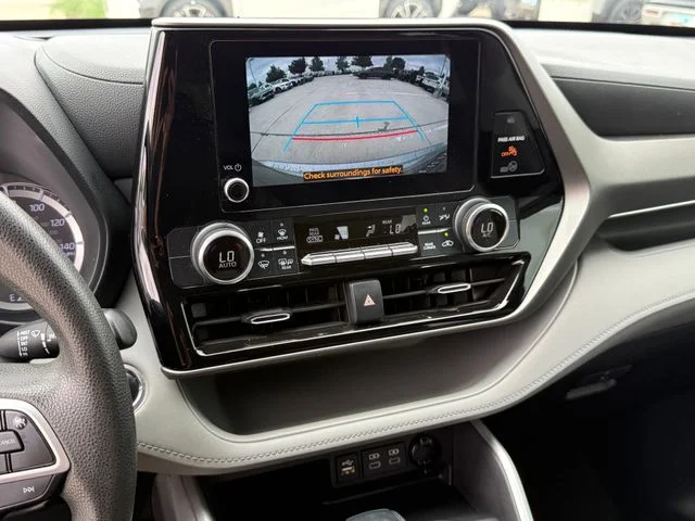 2023 Toyota Highlander - Image 20