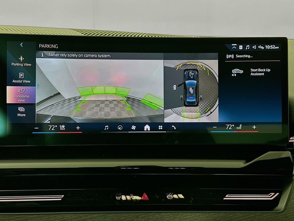 2025 BMW 5 Series - Image 14