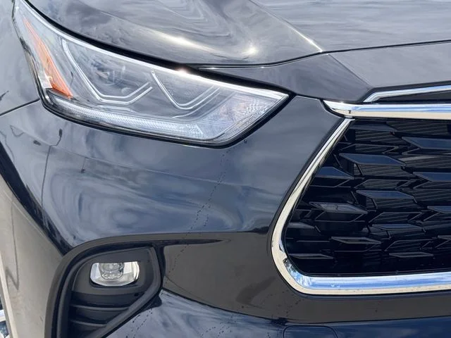 2026 Toyota Highlander Hybrid - Image 3