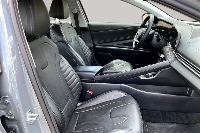 2022 Hyundai Elantra - Image 9