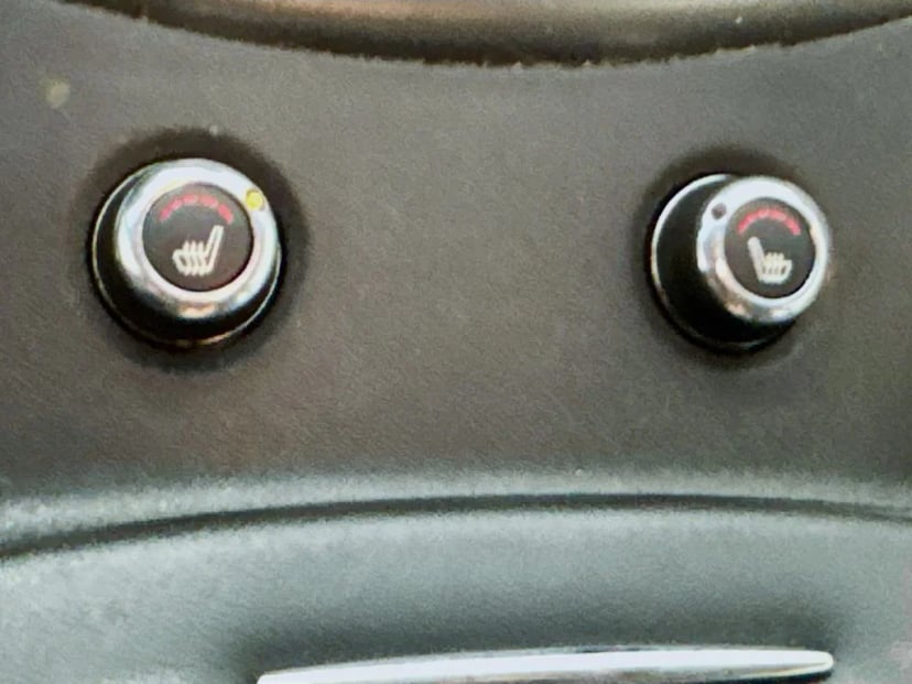 2013 INFINITI G37 - Image 25