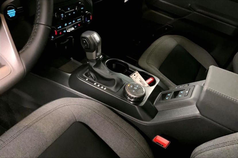 2026 Ford Bronco - Image 6