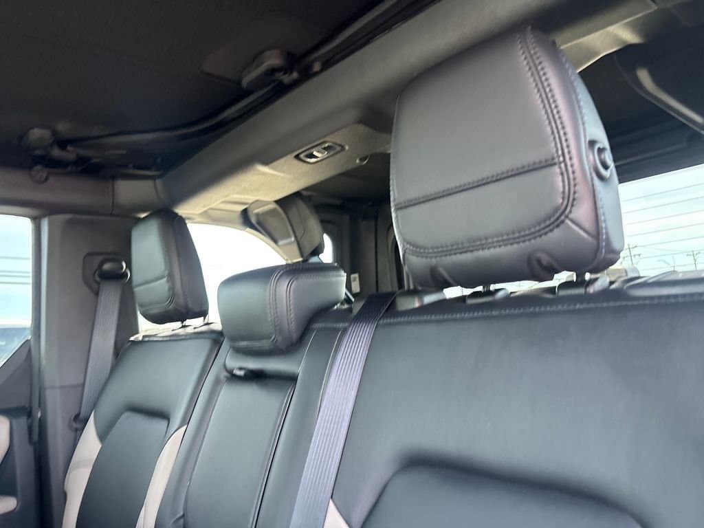 2023 Ford Bronco - Image 25