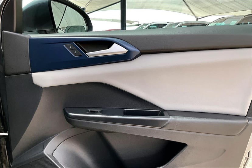 2022 Volkswagen Taos - Image 23