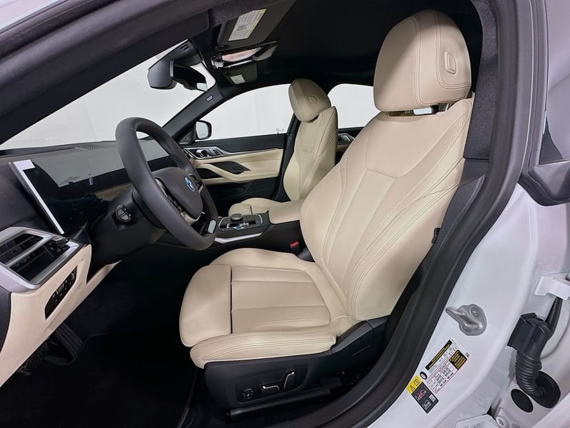 2026 BMW i4 - Image 16
