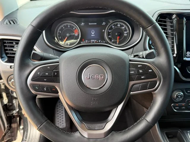 2019 Jeep Cherokee - Image 14
