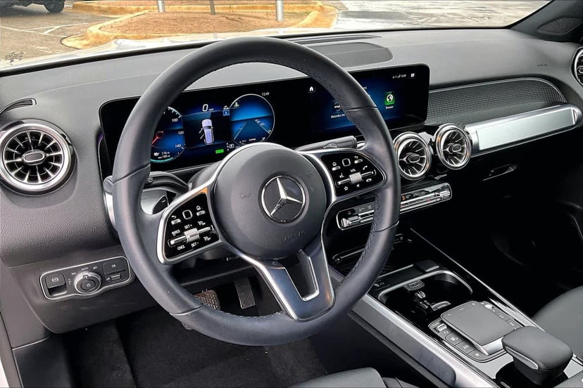 2023 Mercedes-Benz EQB 300 - Image 17