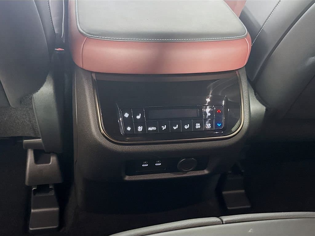 2026 INFINITI QX80 - Image 33
