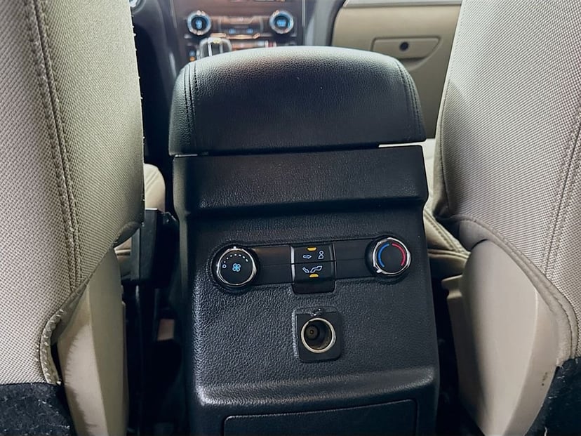 2018 Ford Explorer - Image 29