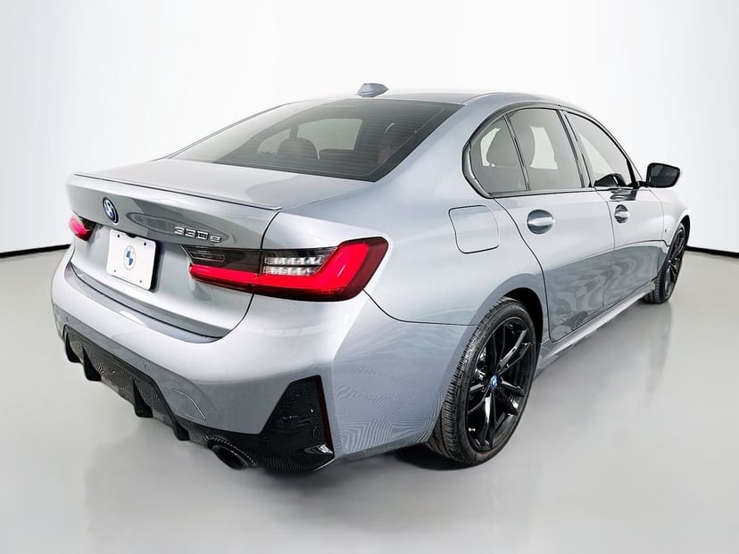 2023 BMW 3 Series - Image 5