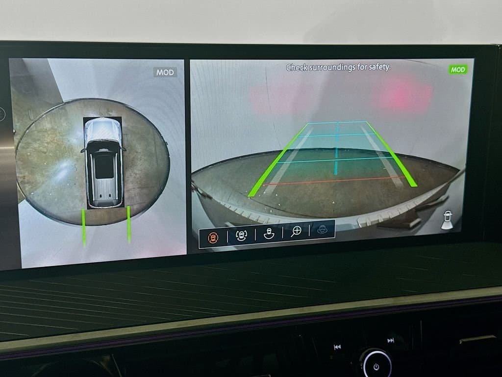 2025 INFINITI QX80 - Image 19