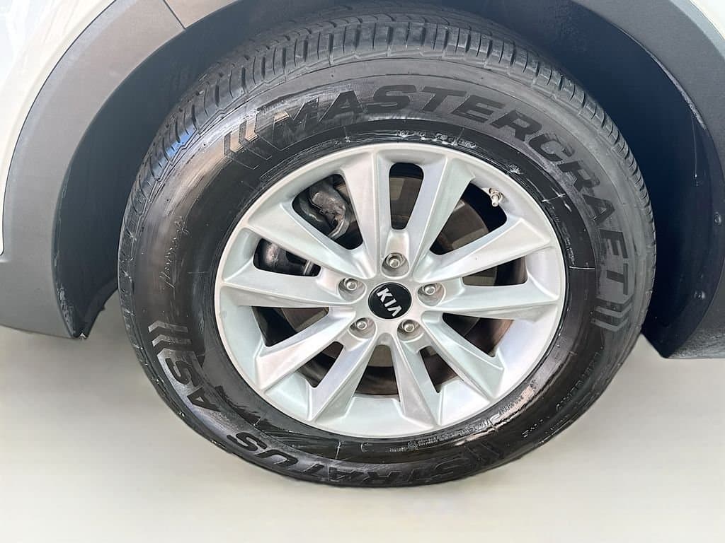 2019 KIA Sorento - Image 39