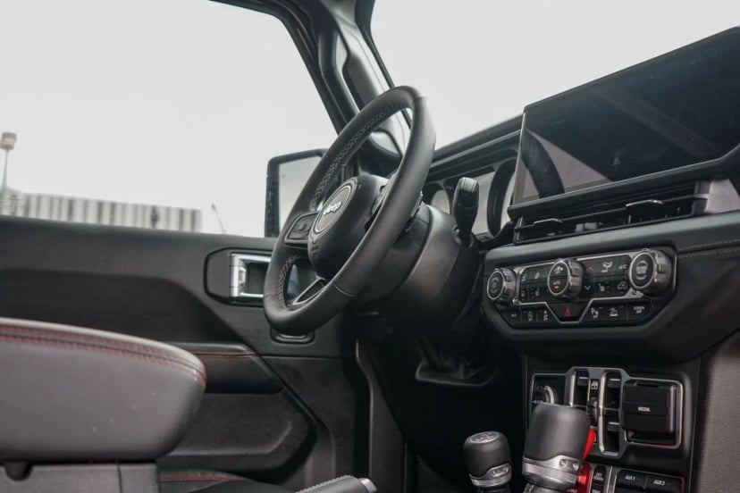 2025 Jeep Wrangler - Image 32