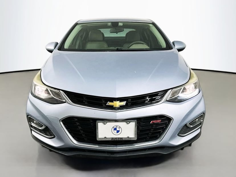 2017 Chevrolet Cruze - Image 2