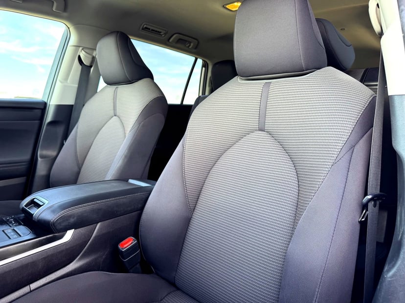 2022 Toyota Highlander - Image 13