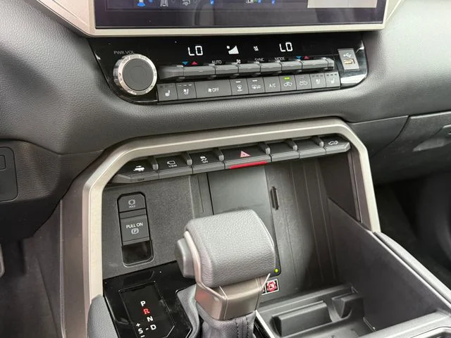 2025 Toyota Tundra - Image 17